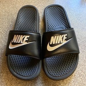 Nike men’s slides